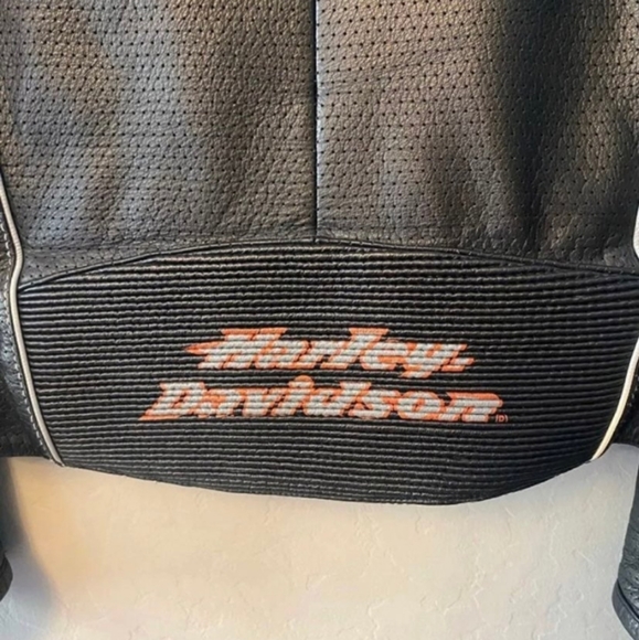 Harley Davidson Leather Jacket - Picture 2 of 12